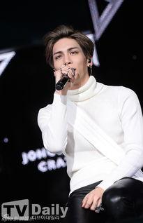 钟铉资料,才华横溢的音乐才子，人生轨迹与音乐传奇